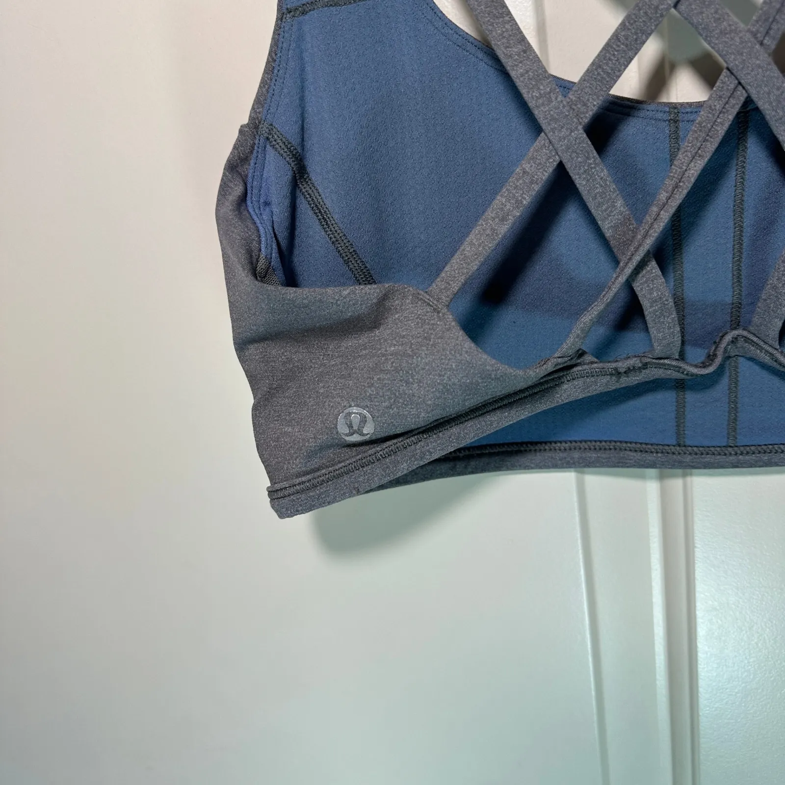 Lululemon Free to be Serene Gray Heathered Sports Bra Medium Support Womens 10‎ - Image 3