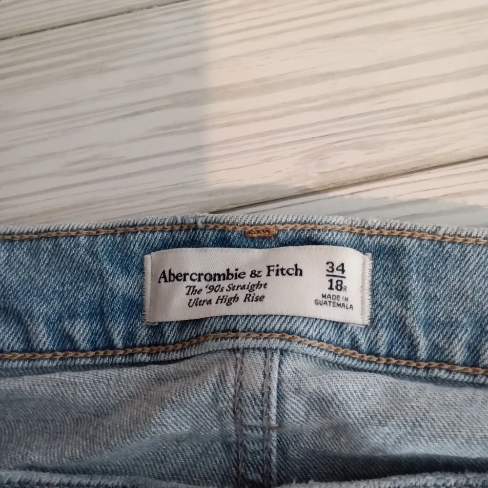 90" straight ultra High rise women's 34 - Image 4