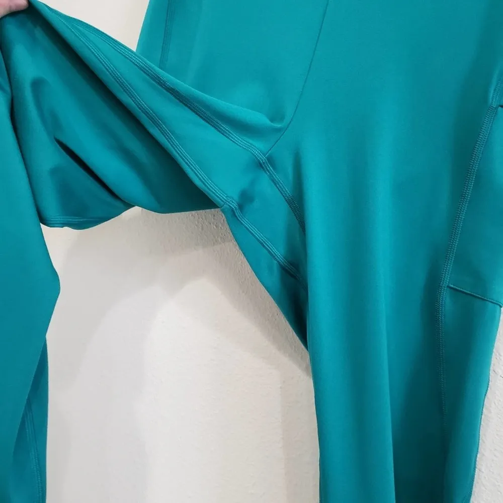 Gymshark  Women's High-Rise Seamless Stirrup Illumination Gym Legging in Green - Image 14