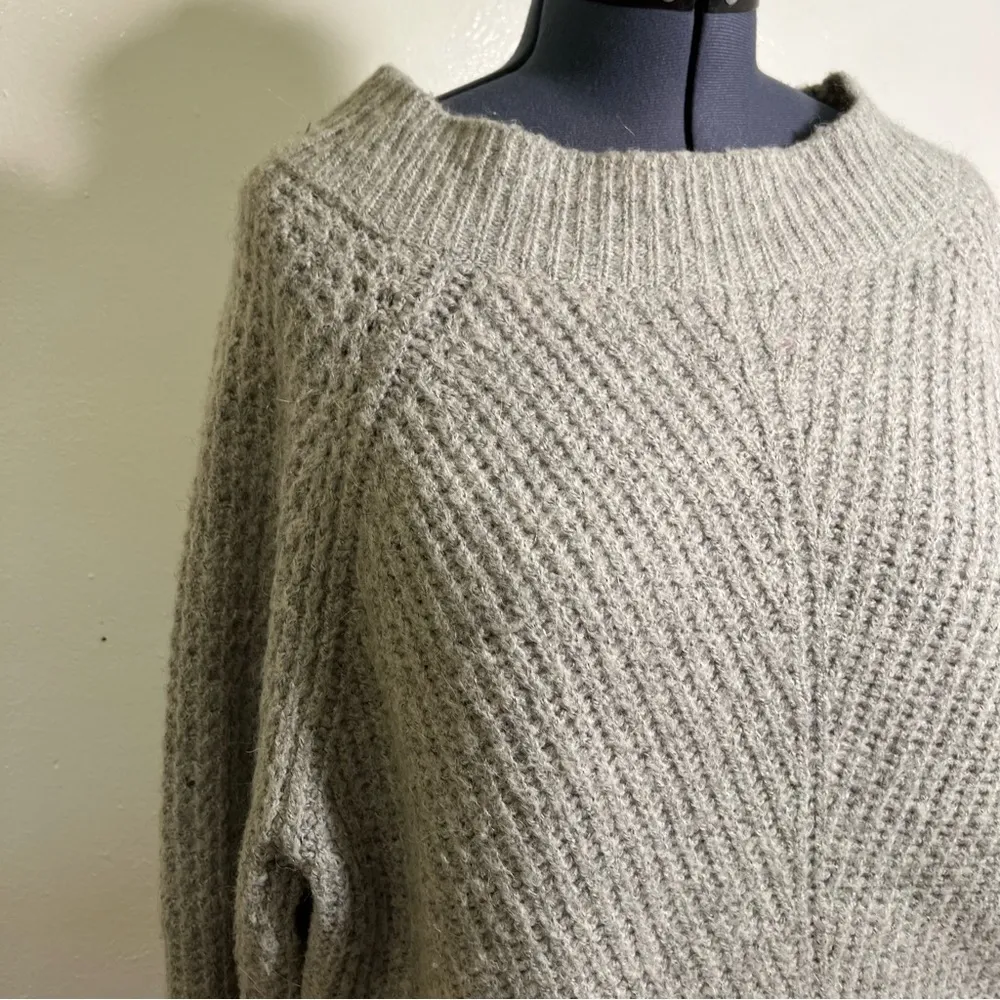 Leith Crewneck Oversized Chunky Sweater Light Gray - Image 5