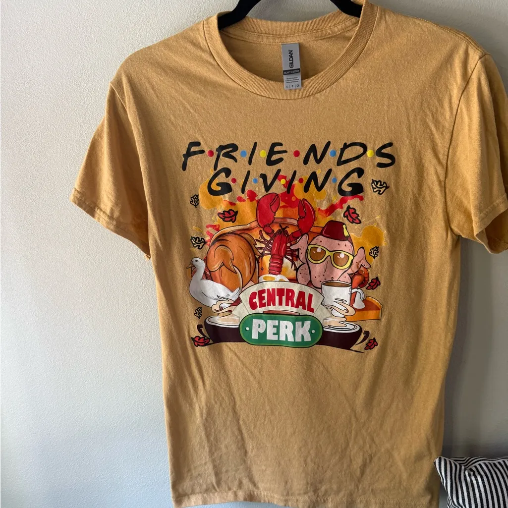 Friendsgiving Friends Themed Thanksgiving Central Perk Shirt Size Small Gold - Image 2