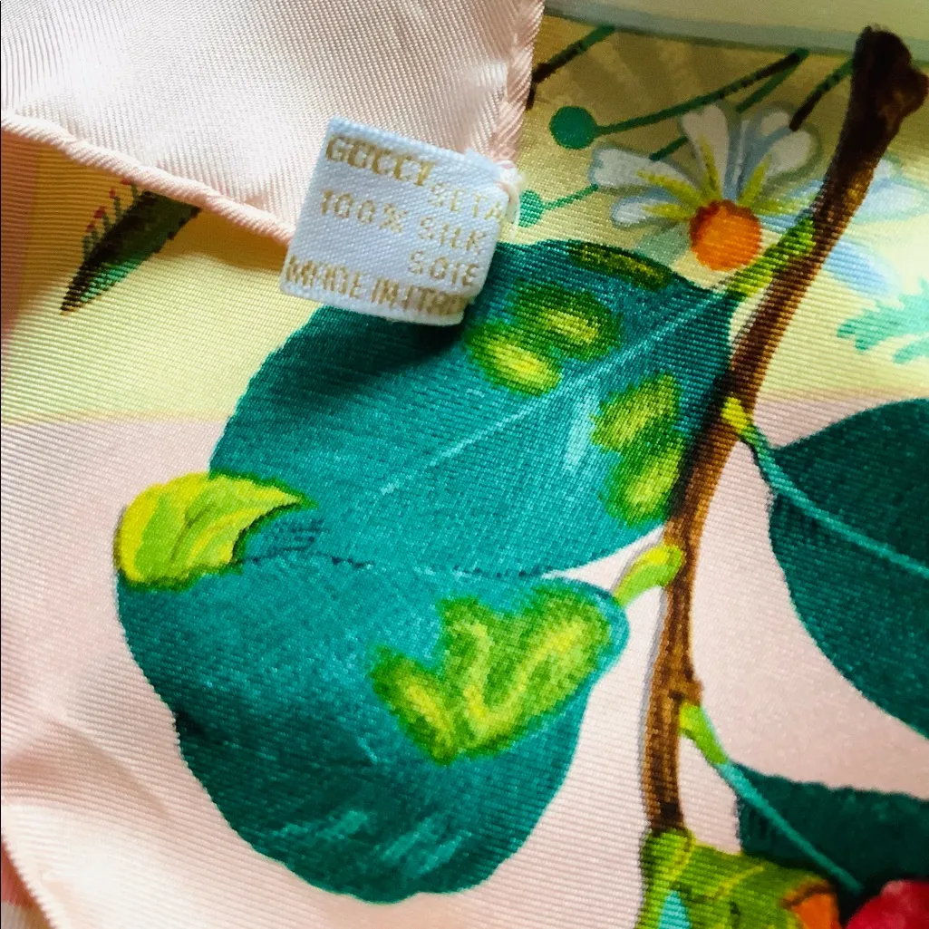 GUCCI silk scarf ~ VERY LOVELY print 💙❤️💜 - Image 11
