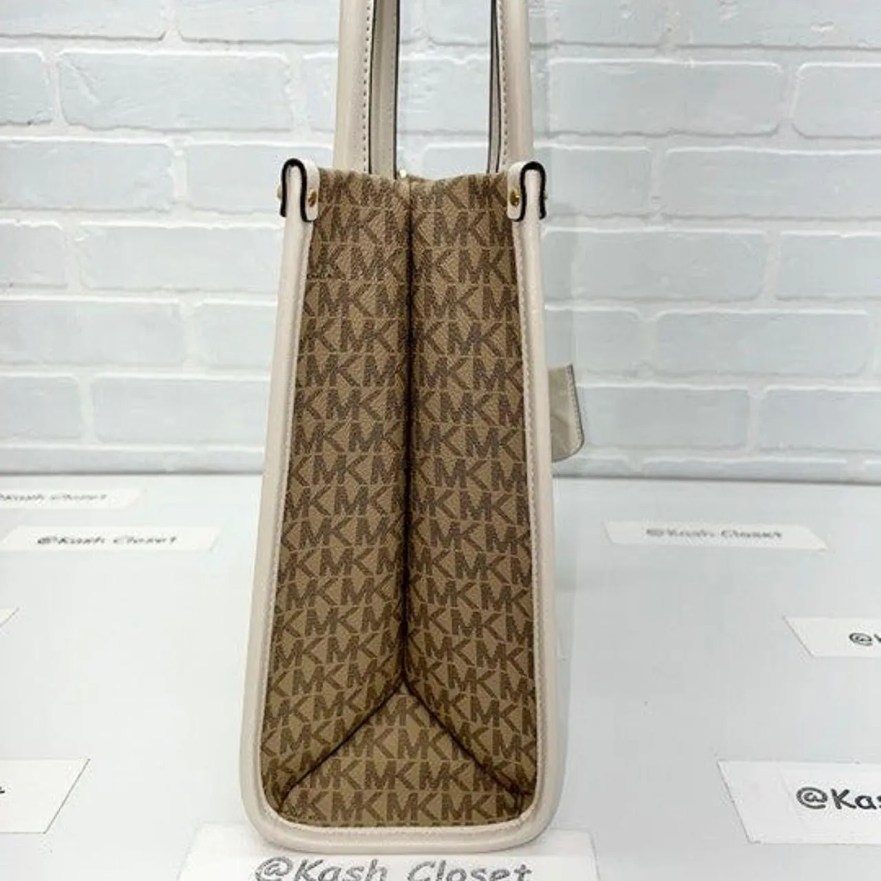 Michael Kors  Lt Cream Mirella Tote Medium Pebbled Leather Purse Bag - Image 8