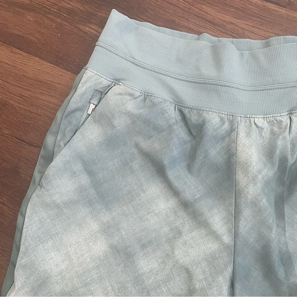 Athleta Nolita Printed Tapered Crop Athleisure Pants in size 10 Sage Green - Image 9