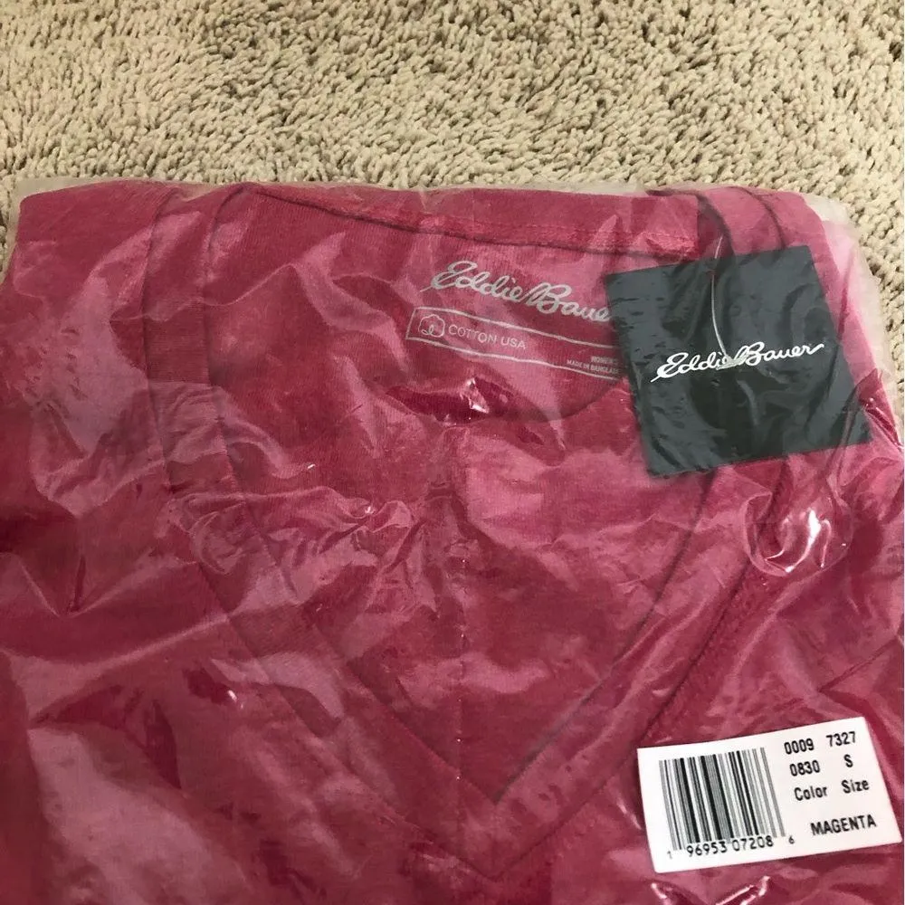 Eddie Bauer Magenta vneck Tee short sleeved size small - Image 5