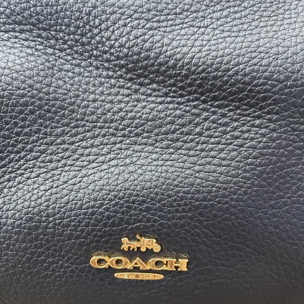 Pebble Leather Shoulder Bag with Good - Image 4