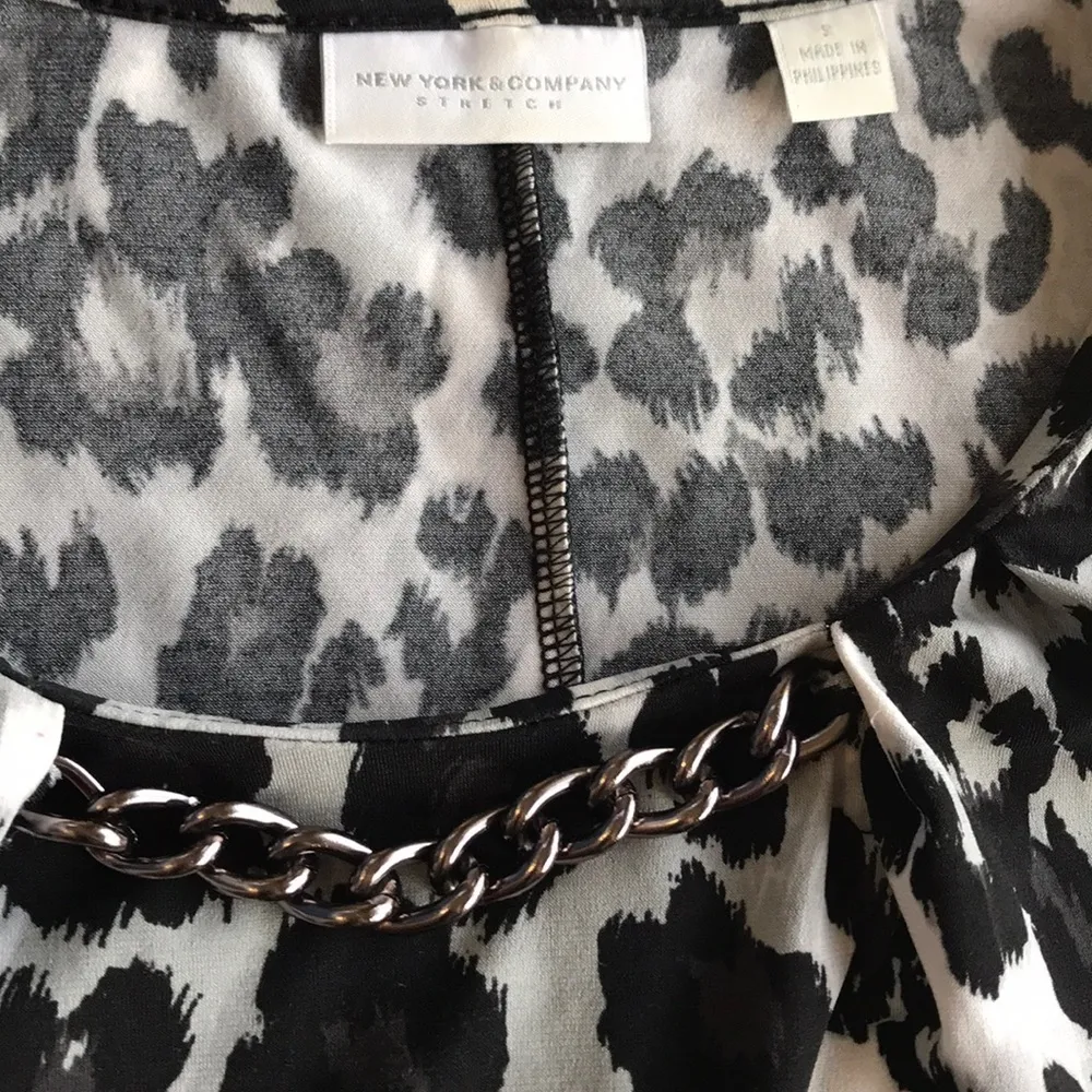 Ny&co stretch cheetah capsleeve blouse - Image 3