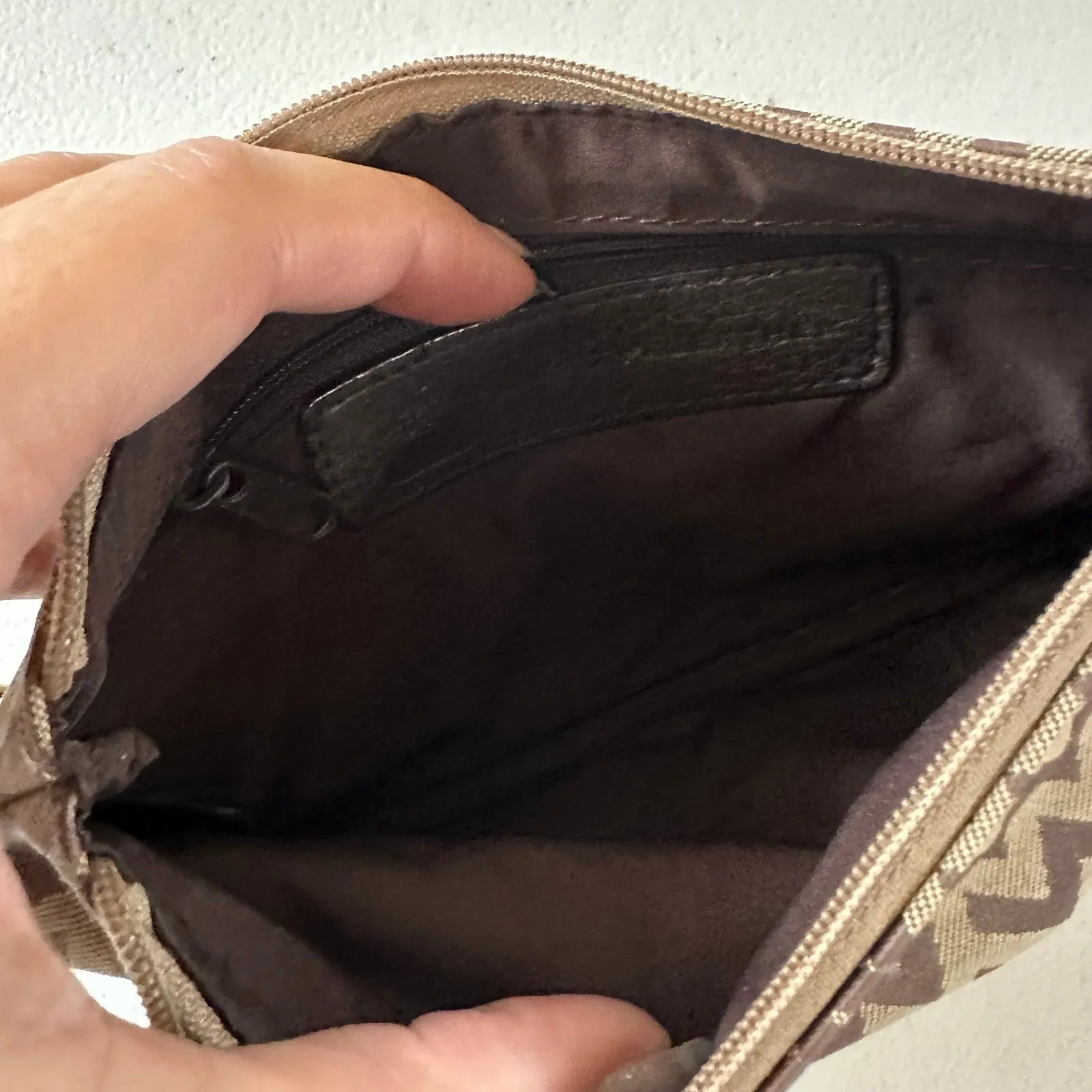 Wilsons Leather Signature Leather Trim Wristlet Wallet Clutch Coin Purse Pouch - Image 2