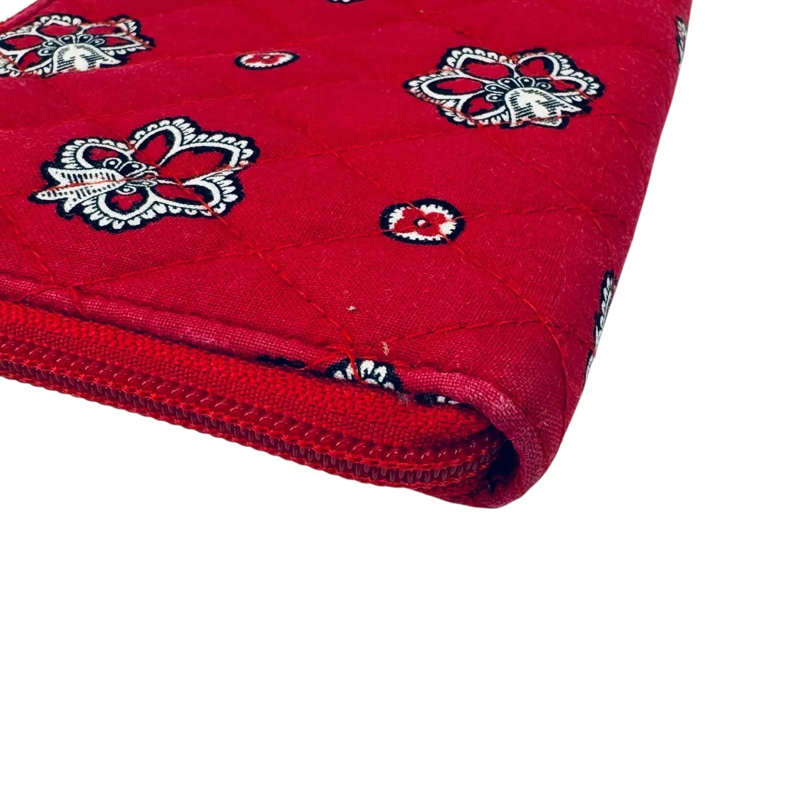 Vera Bradley Mesa Red Paisley Bandana Zip Around Quilted Wallet‎ Wristlet - Image 7