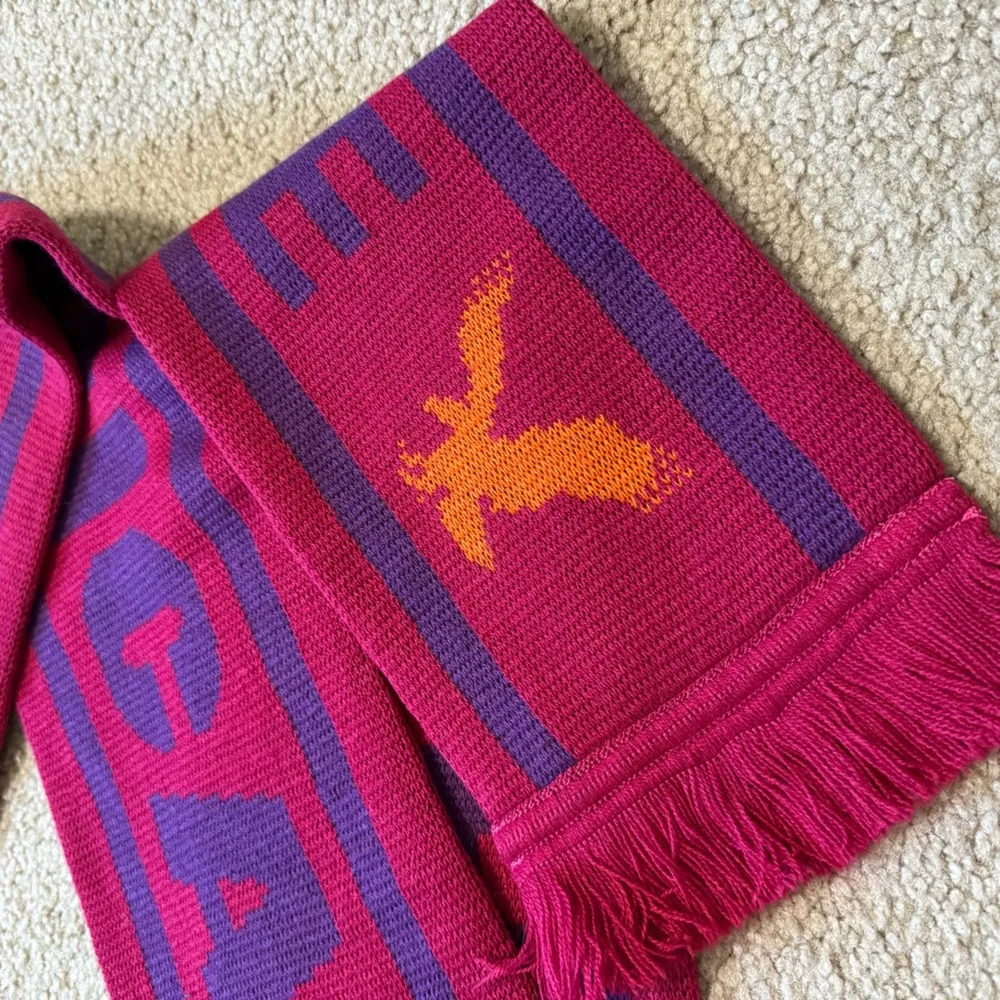Y2K American Eagle pink and purple warm knit tassel scarf, NWOT - Image 3