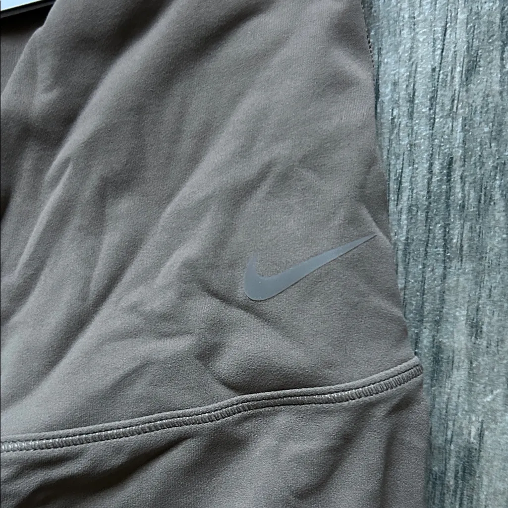 Nike Women's Taupe Leggings - Image 5