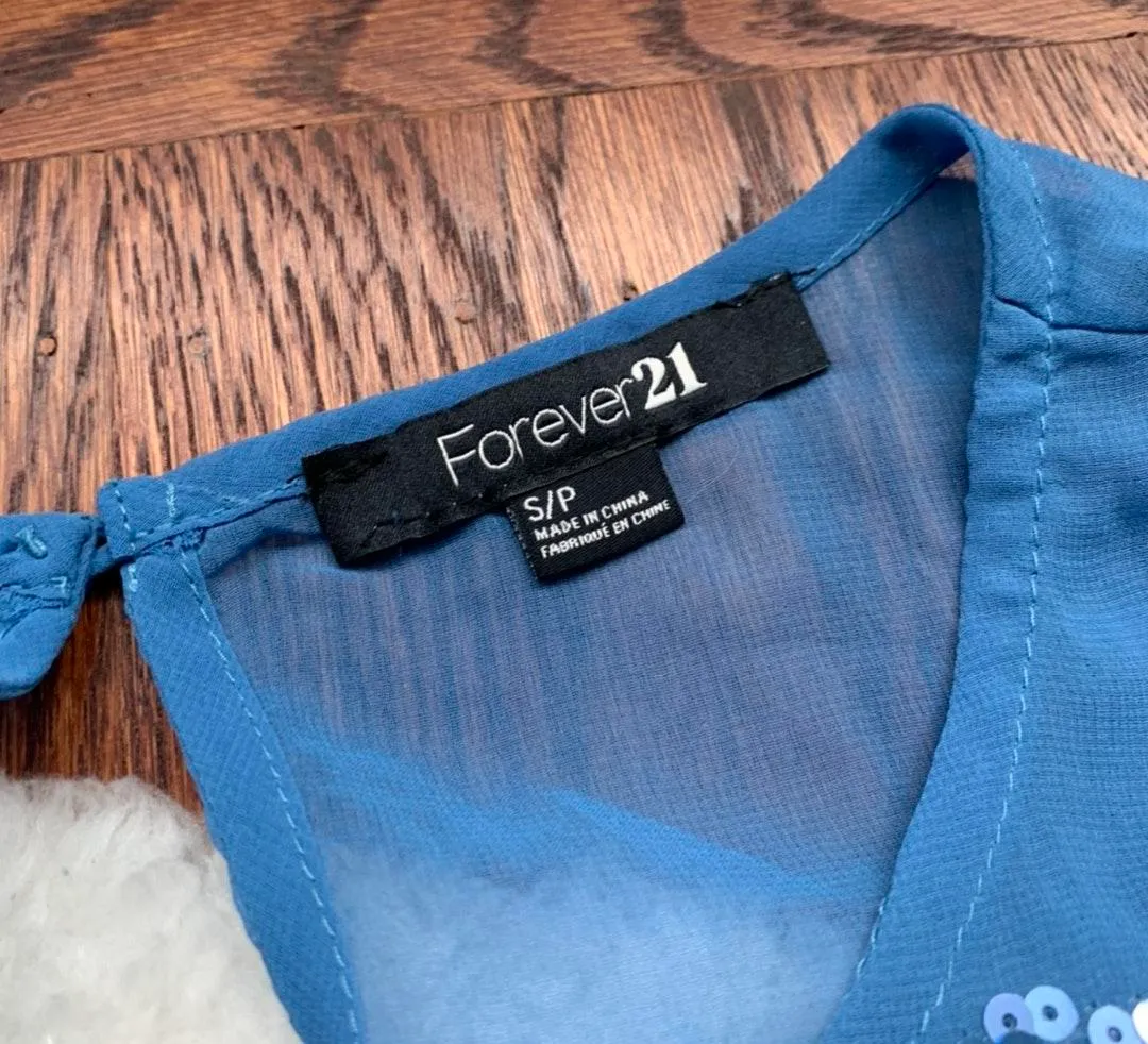 Stripped Blue Sequin Chiffon Short Sleeve Top - Image 9