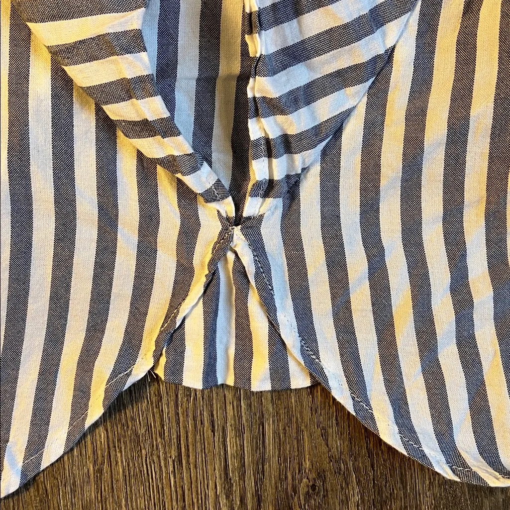 Time and Tru Blue and White Striped Blouse Size XL - Image 4