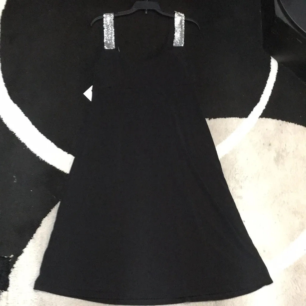 Spense size 8 formal dress black with sequins - Image 4