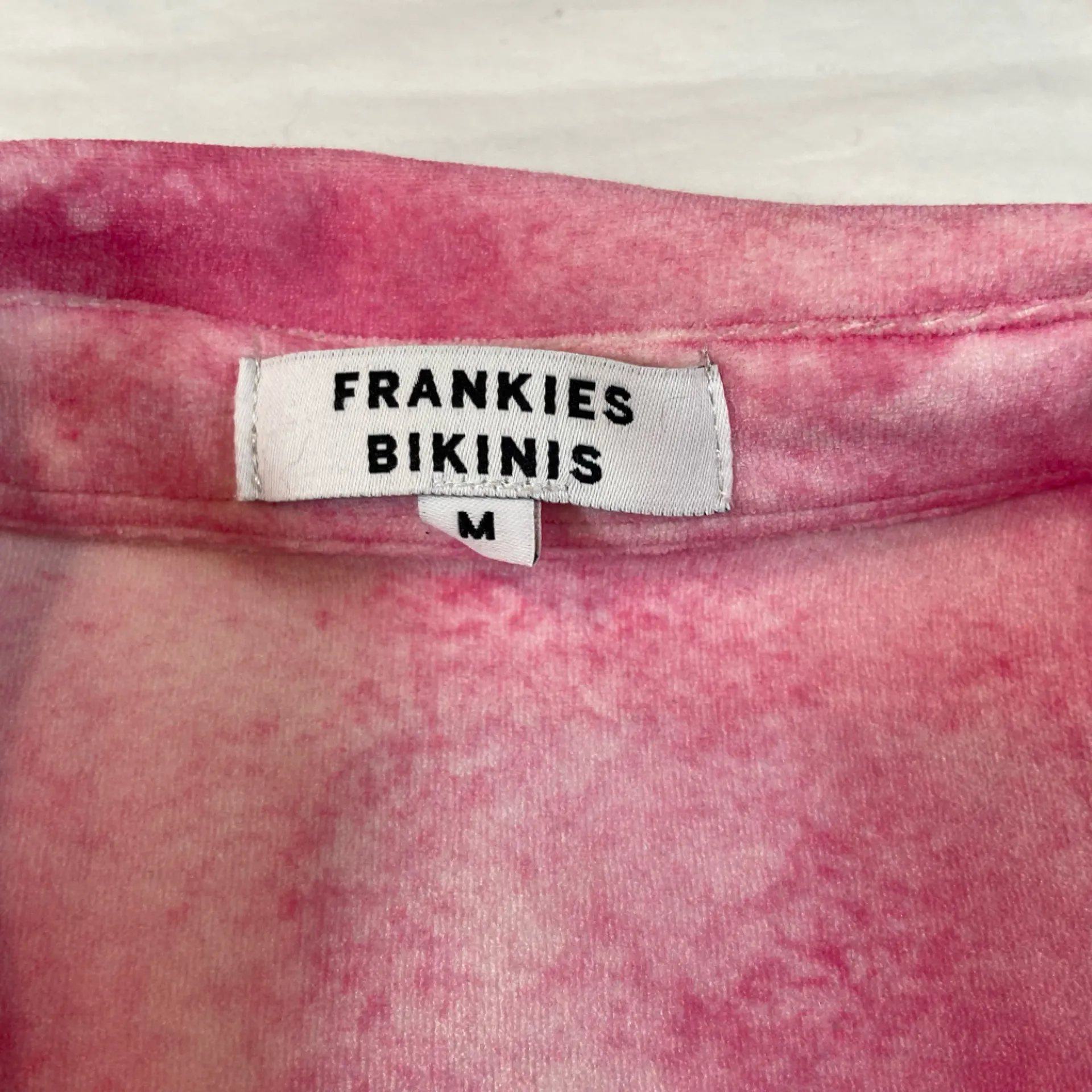 Frankies Bikinies Pink Tie Dye Button Up Shirt Bathing Suit Cover up Size Medium - Image 3