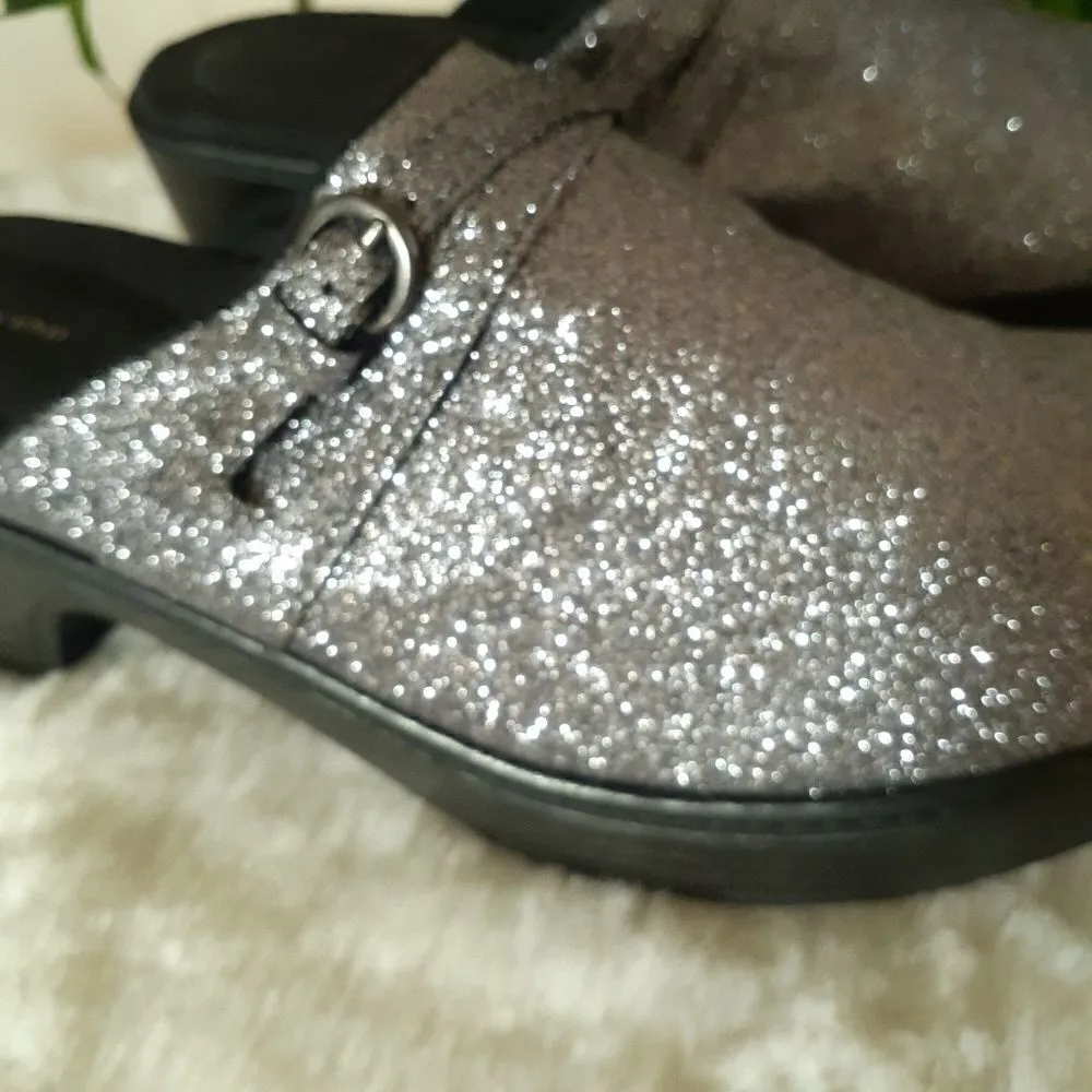 New! Lands End Silver Lavender Clogs - Image 2