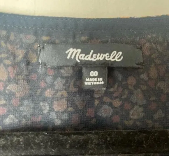 Georgette Smocked-Cuff Button-Front Shirt in Folktale Paisley 00 - Image 7