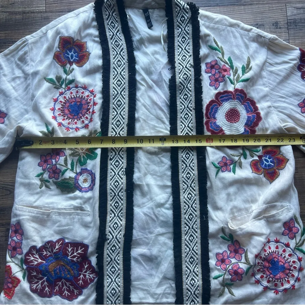 Zara TRF Collection Women’s Ivory Floral Embroidered Cardigan Kimono Size L/XL - Image 4