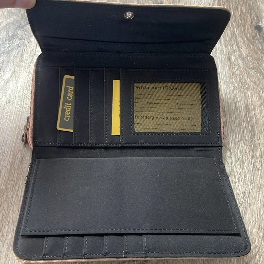Kate Spade Tan and Black Wallet - Image 6