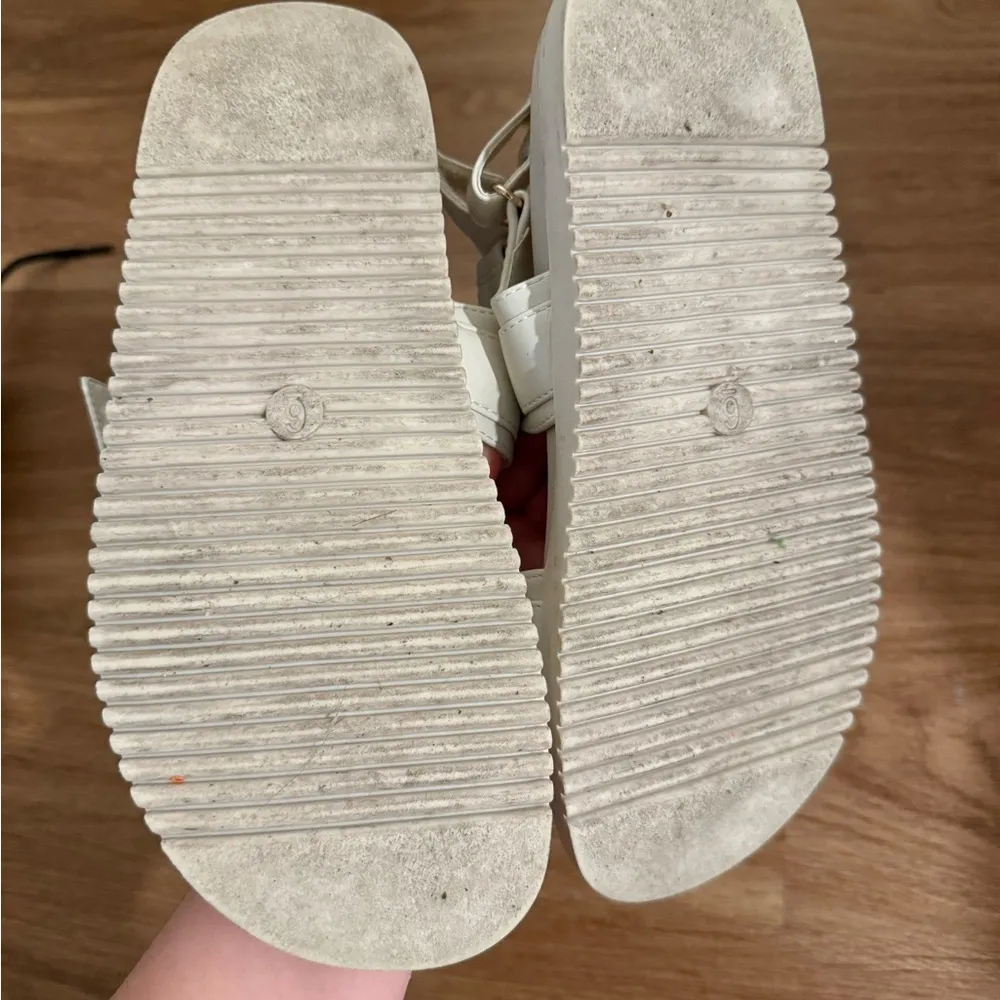 Madden Girl Cream Sandals Worn Once Since 6 - Image 2