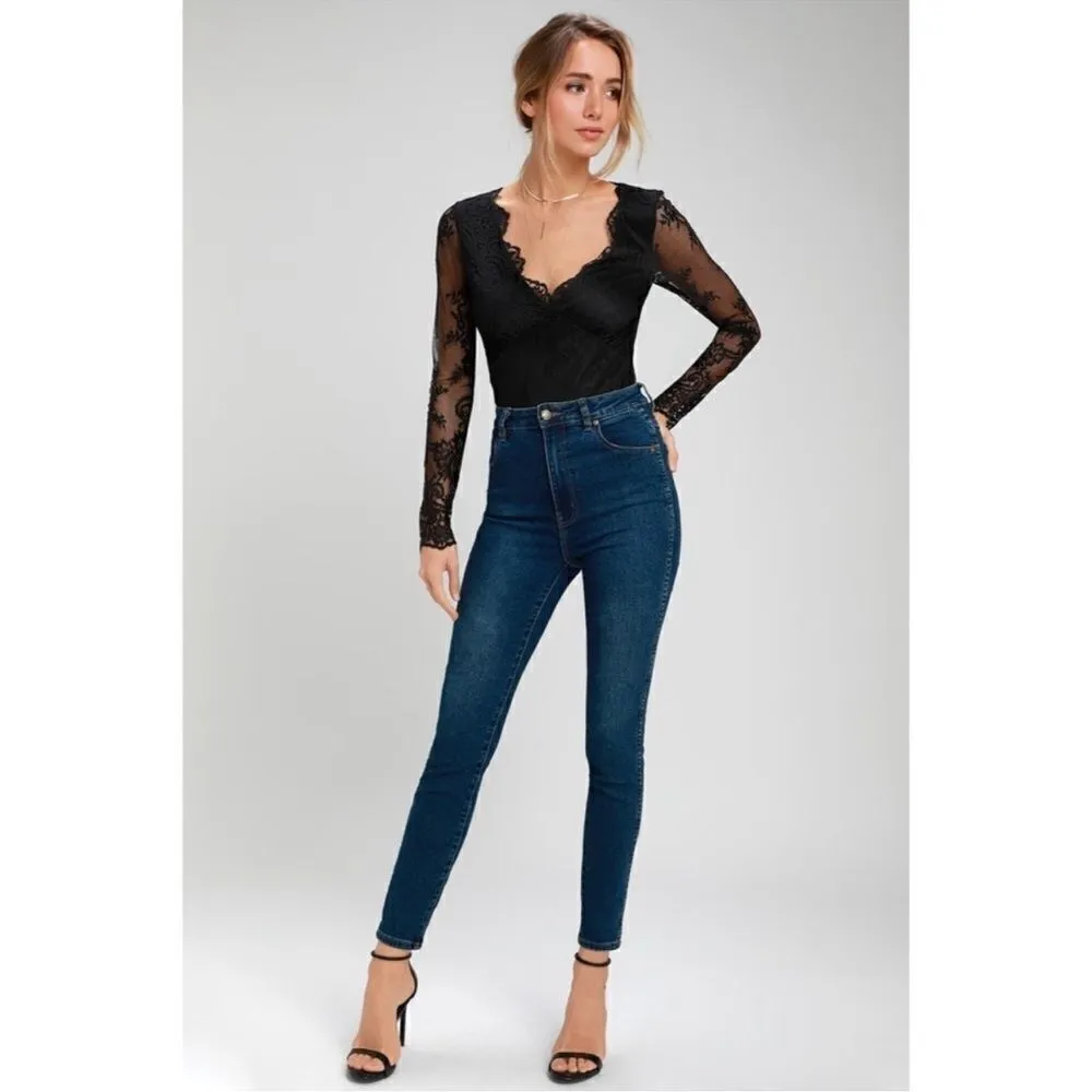 Lulus Black All About That Lace V Neck Bodysuit NWT Size Small - Image 6
