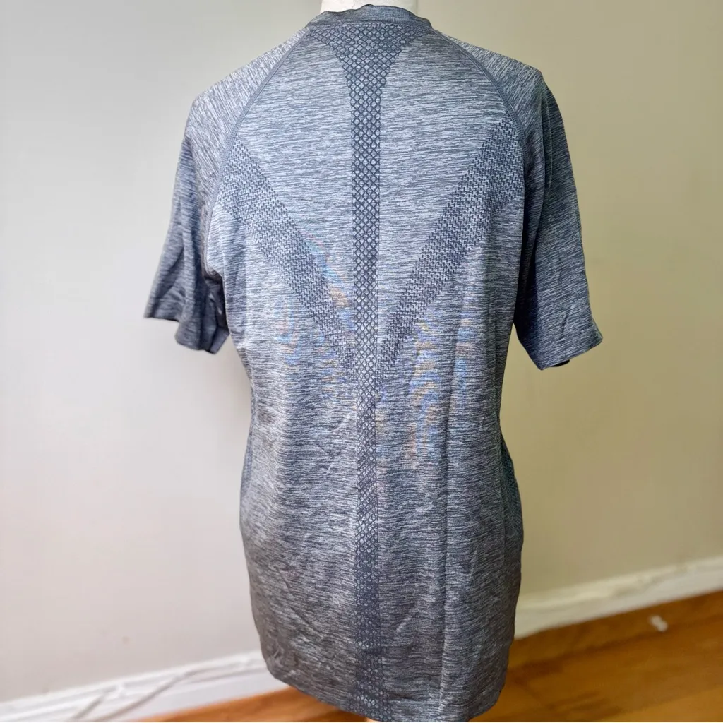 Gilly Hicks Women’s Short Sleeve T-shirt Gray XS EUC Activewear Athleisure Gym - Image 2
