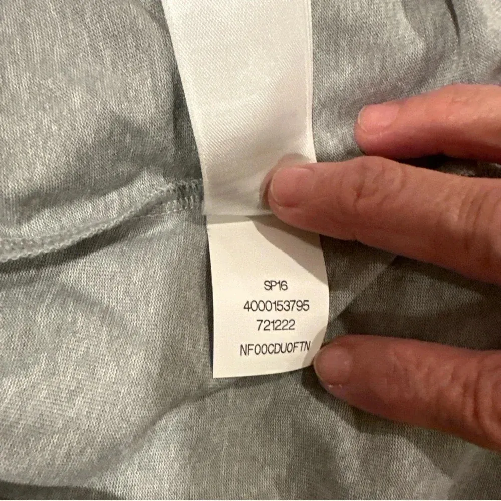 THE NORTH FACE WOMENS TANK
XL GRAY NWOT - Image 8