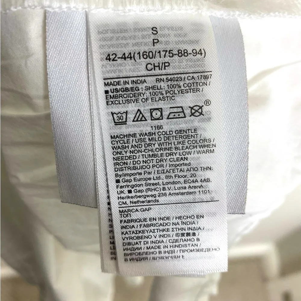 GAP Eyelet Flutter Sleeve Ruched Top Size Small WhITE Blouse - Image 3