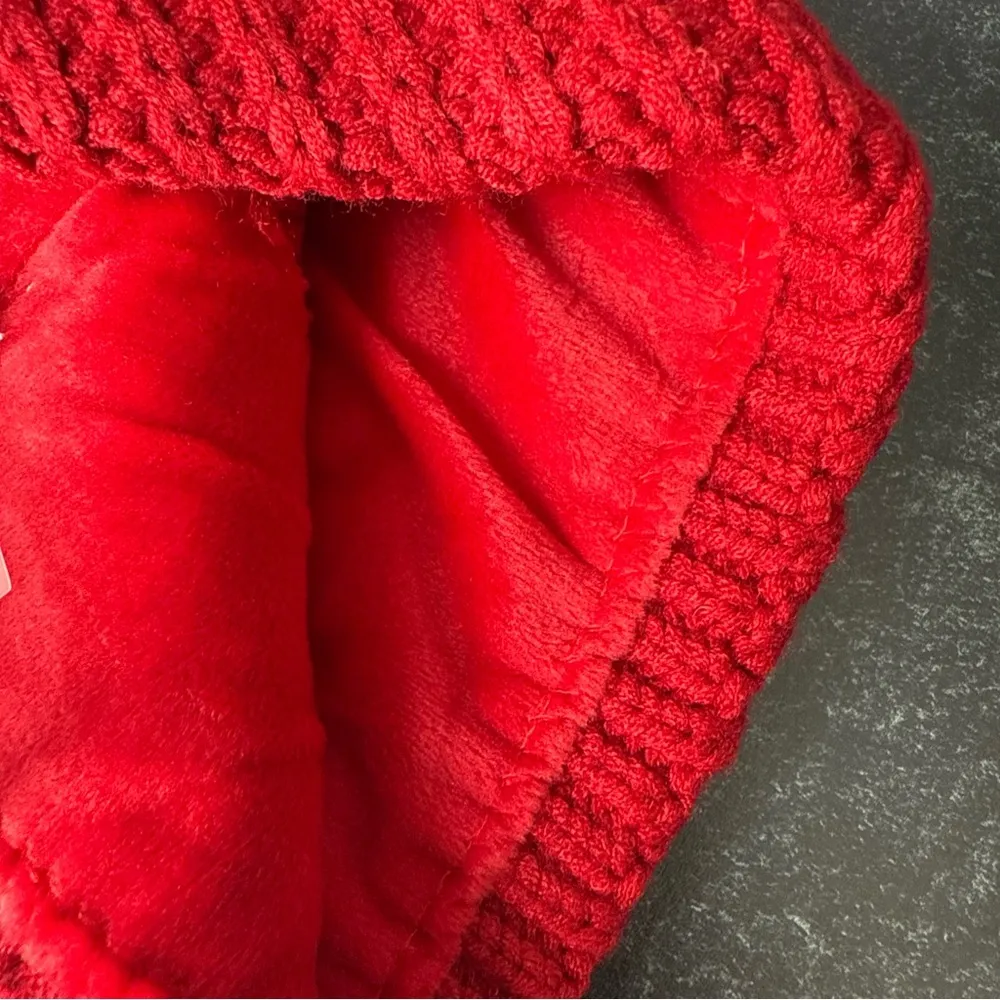 CALVIN KLEIN Women’s Textured Faux Fur Pom Pom Red/black Beanie NWT $58 - Image 11