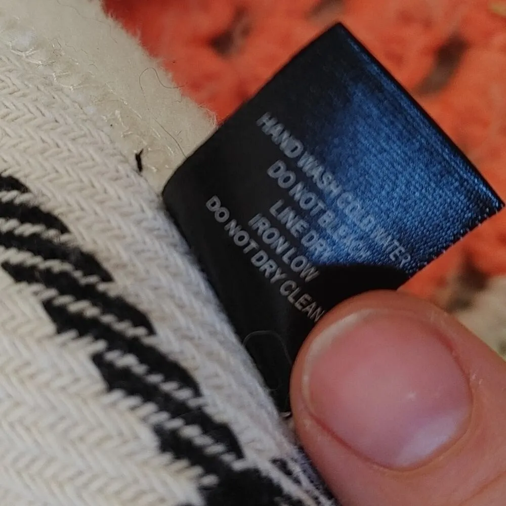 Double Zero Size Large L Geometric Shrug Heavy Thick Winter Cozy Coverup - Image 13