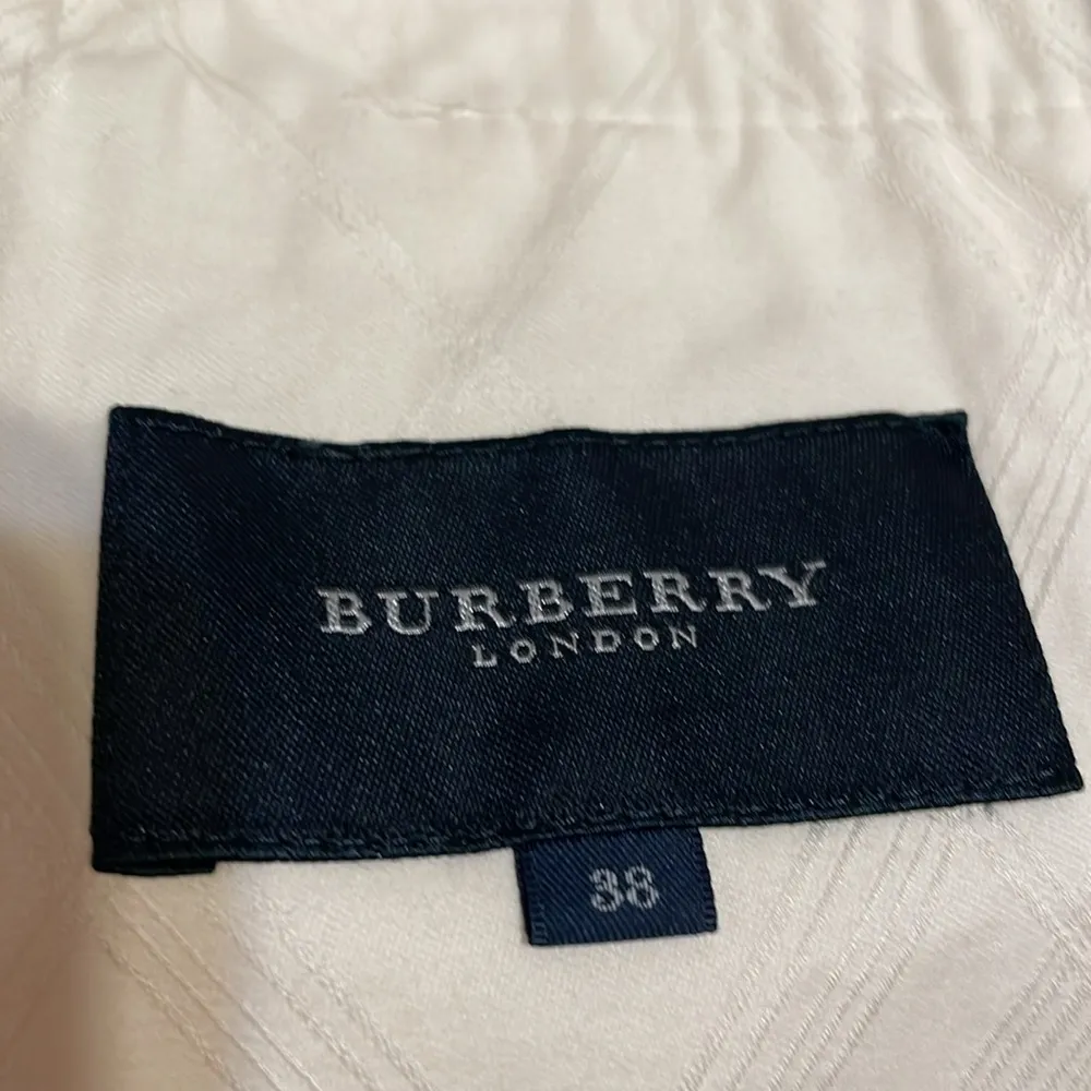 Burberry London Elegant Off-White Women's Jacket - Image 5