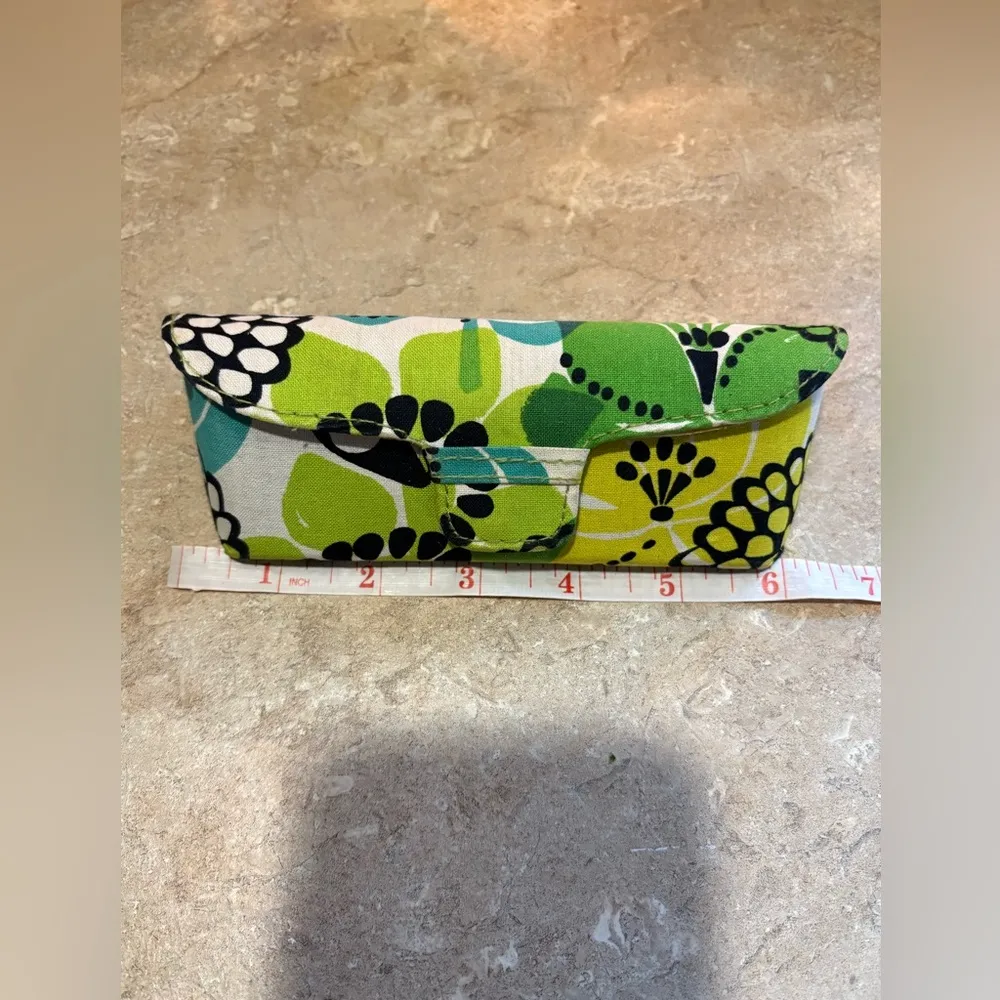 Vera Bradley Authentic Hard Eyeglass Case “Limes Up” - Image 7