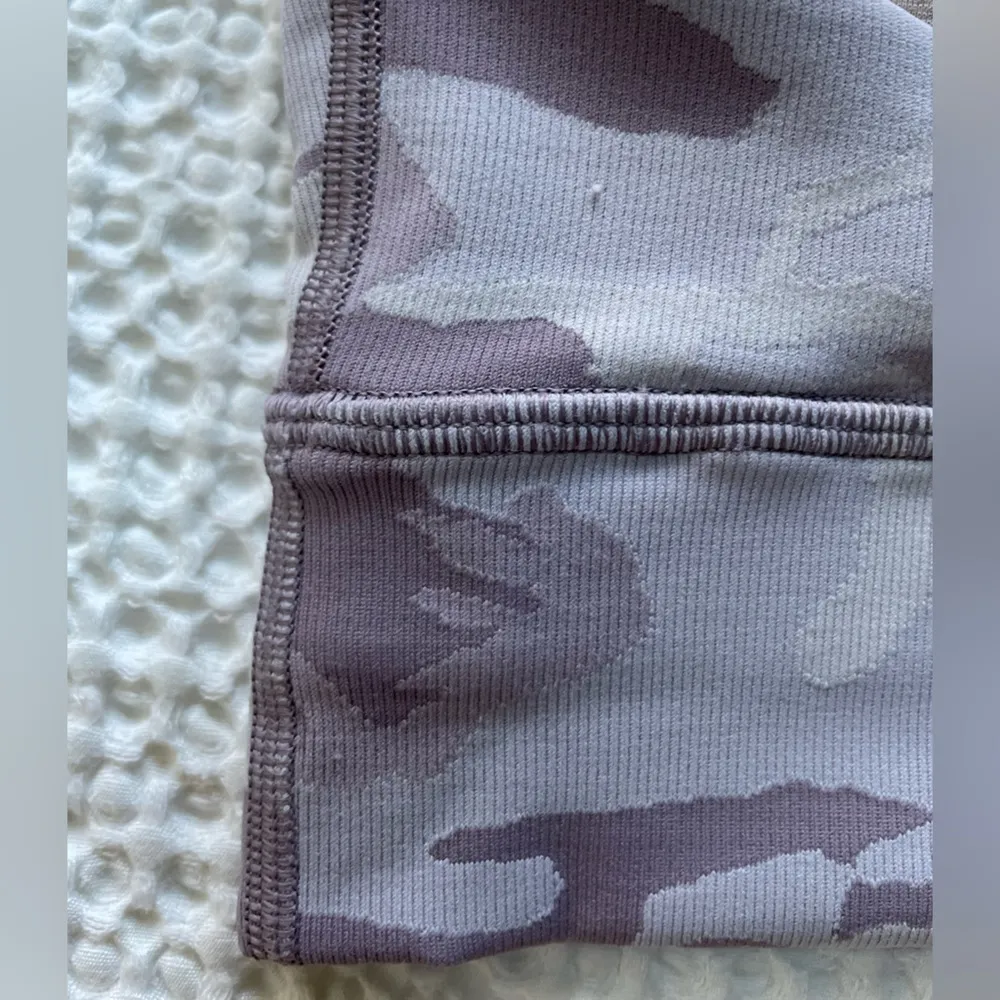 LULULEMON Energy Bra Long Line Ribbed Incognito Camo Iris Violet Verbena Size 4 - Image 11