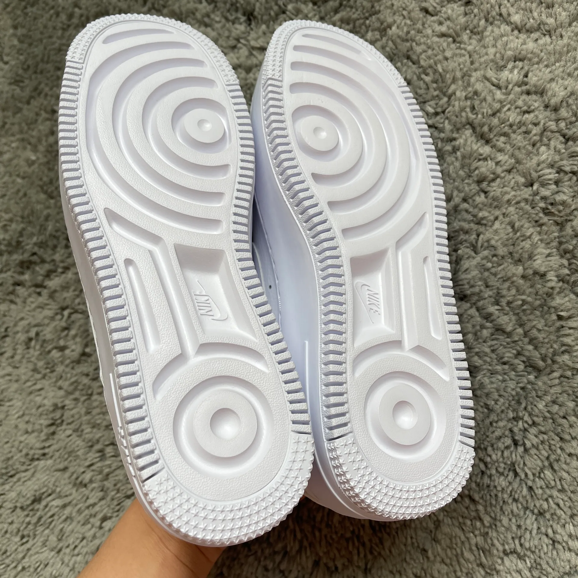 Nike Sage Size 7.5 - Image 6