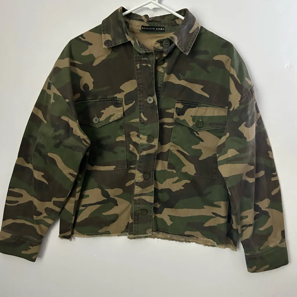 Brooklyn Karma  M Camouflage Button-Up Denim Jacket - Image 2