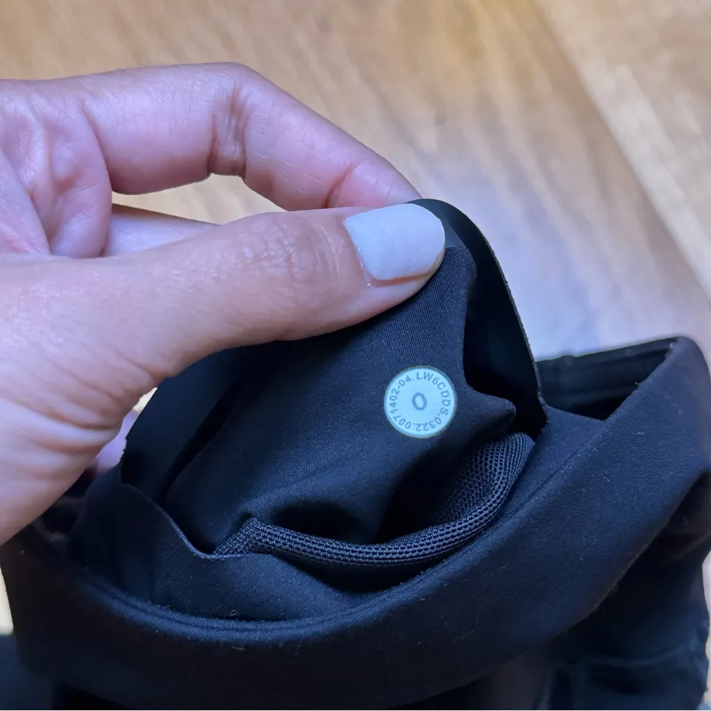 Lululemon Base Pace High-Rise Reflective Crop 23" Black Size 0 W6CDDS GUC - Image 4