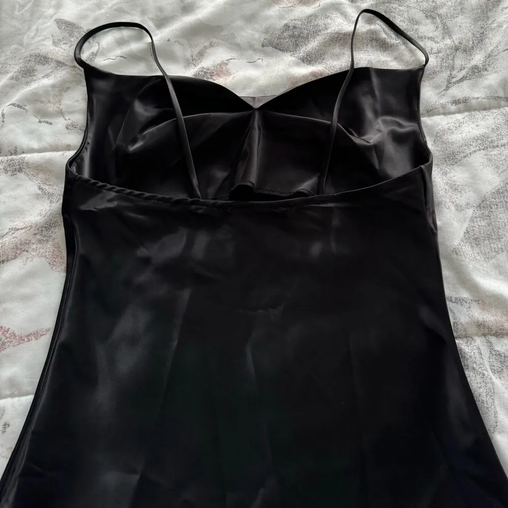 Threads & States black satin spaghetti straps cowl neck slip dress, size S party - Image 6