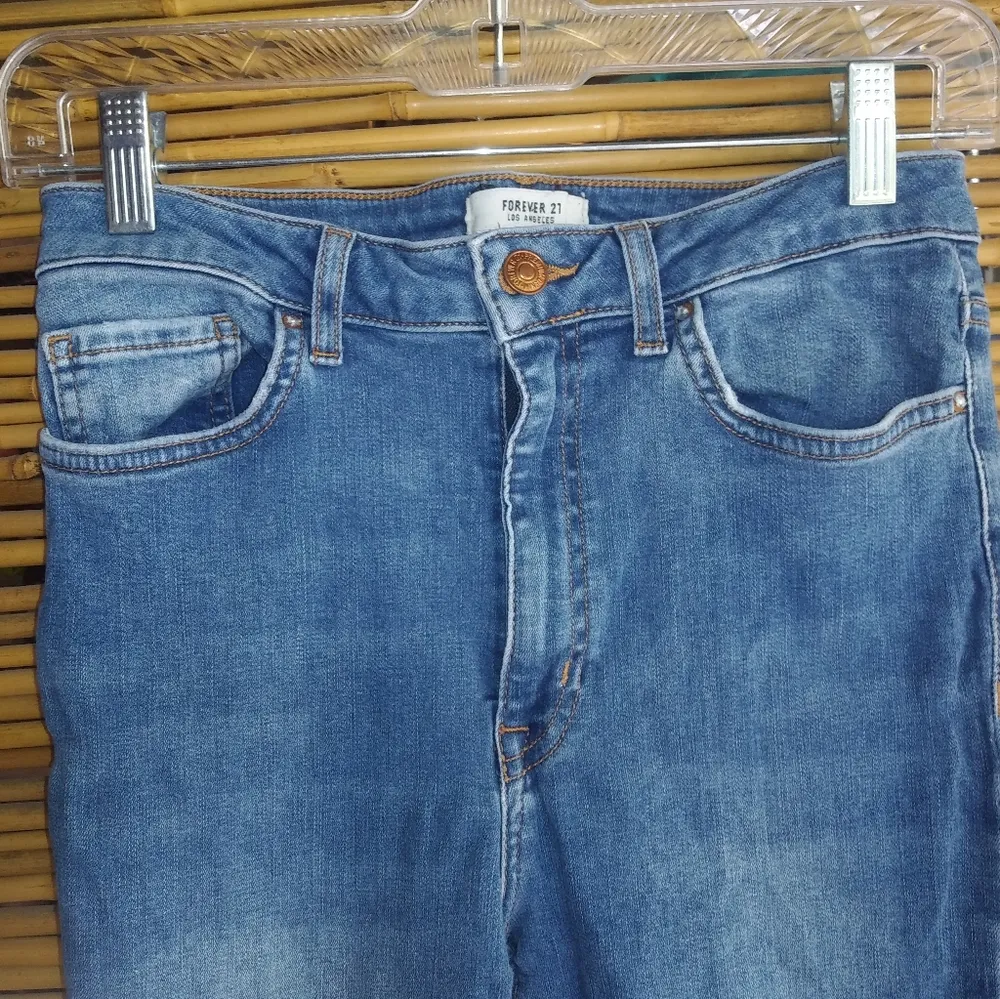 FOREVER 21 29 Skinny Medium Blue Stretch Jeans - Image 3