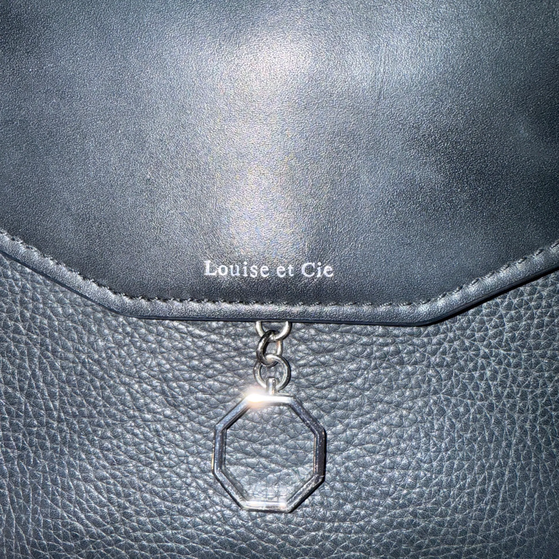 Louise et Cie Black Leather Shoulder Bag Lightweight Minimalist Purse - Image 6