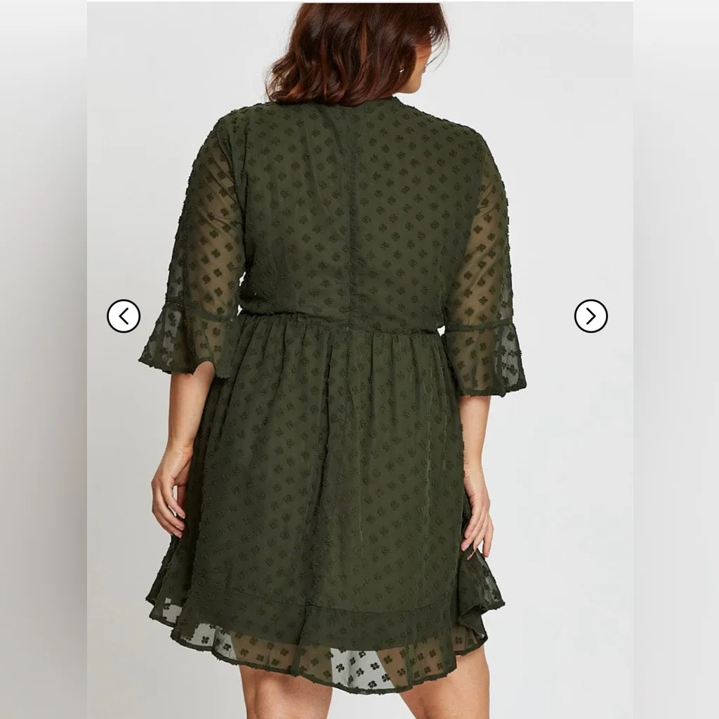 NWT, A Beautiful Soul Olive Flock Spot 3/4 Sleeve Tie Bow V - Image 2