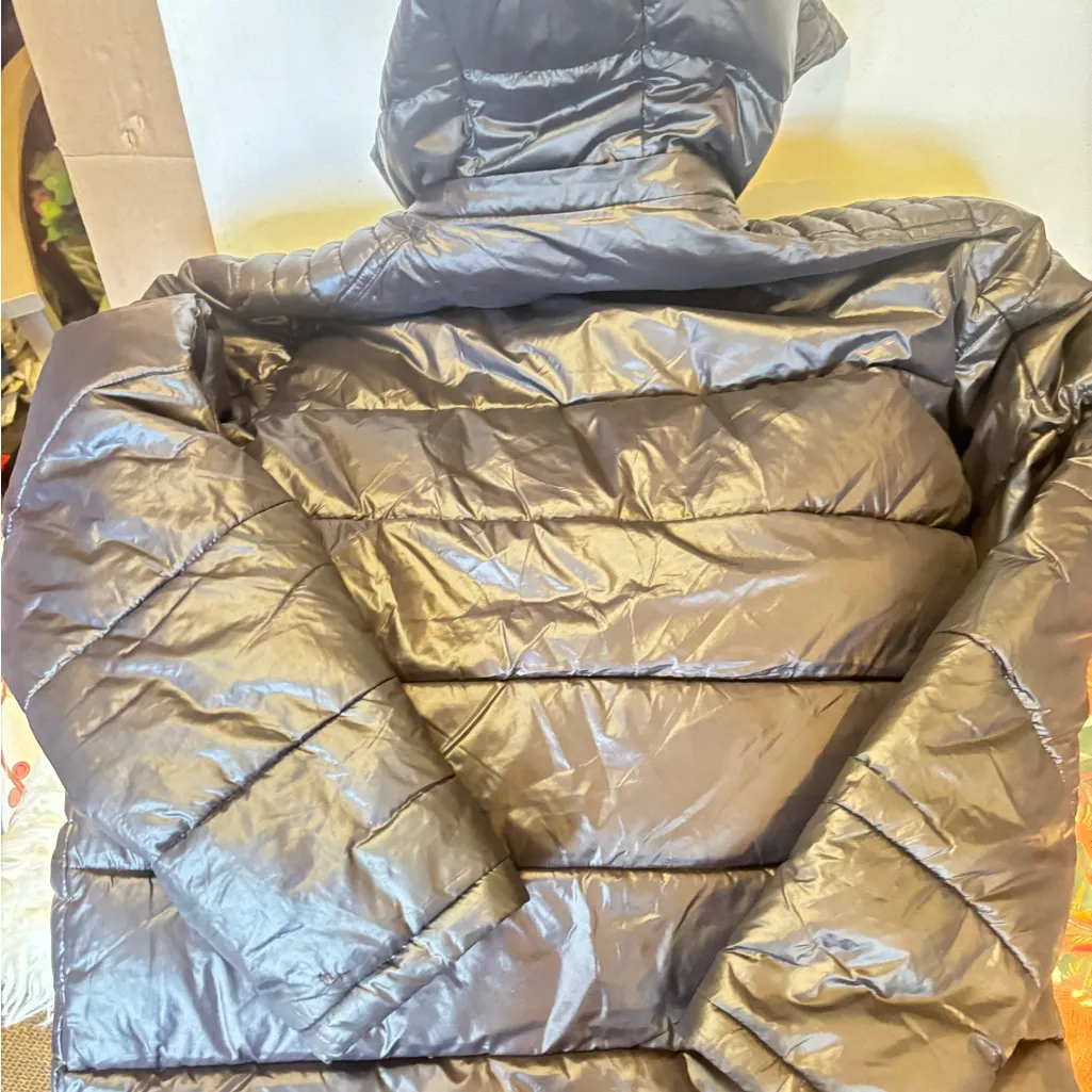 Women’s guess black hooded puffer jacket - Image 7