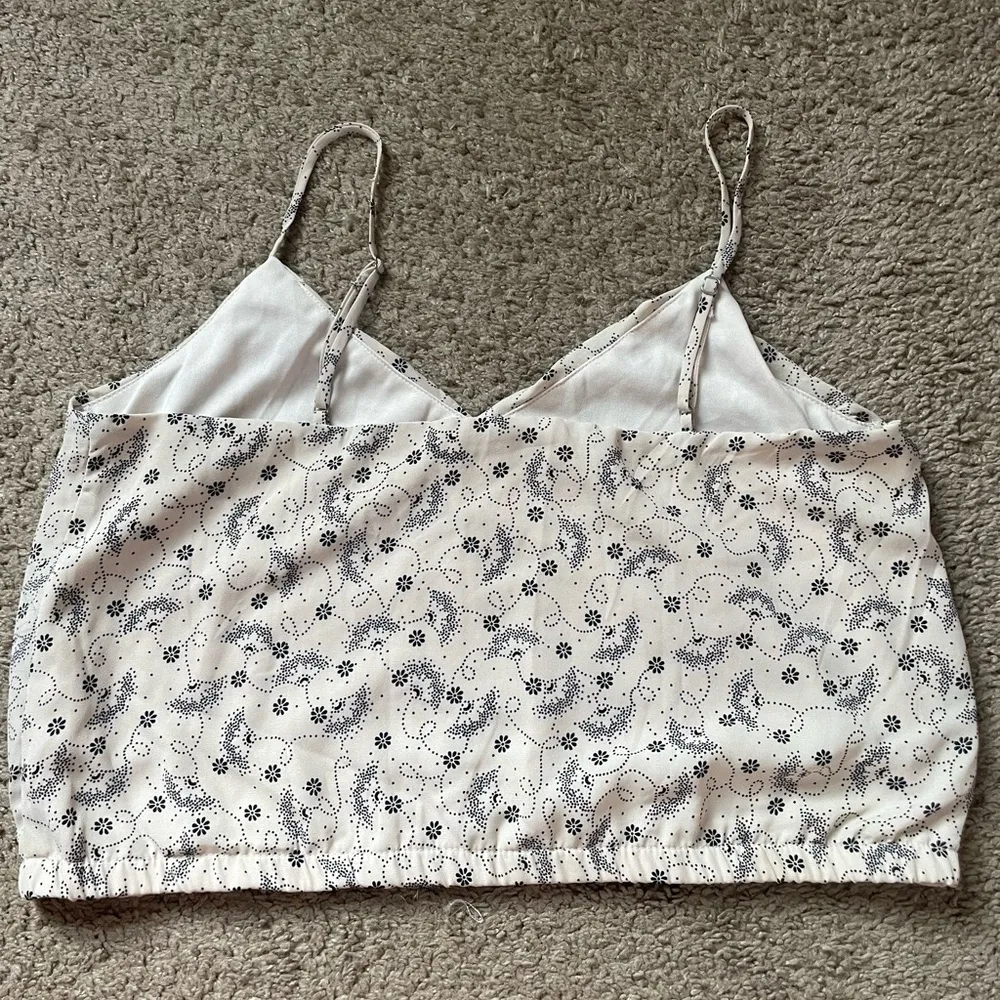 Tan and black flower cropped tank top size medium - Image 2