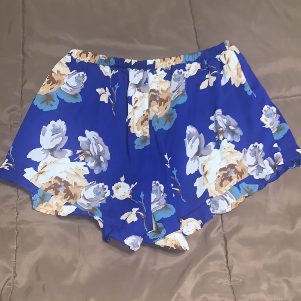 Peach Love California floral shorts - Image 2