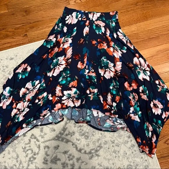 NWT Simply Vera Vera Wang FLORAL HAZE Short Sleeve Shirt & Flowy Skirt Set Small - Image 8