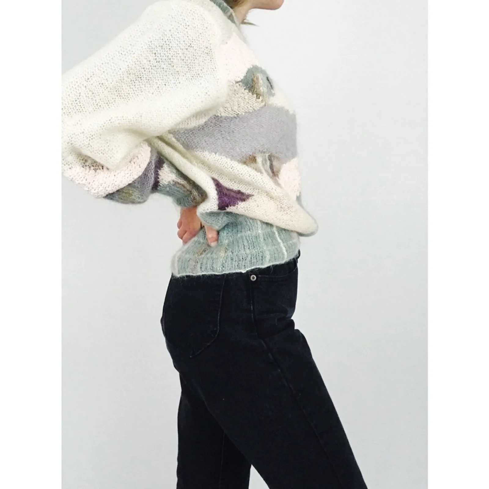 Vintage Intarsia Patterned Hand - Image 7