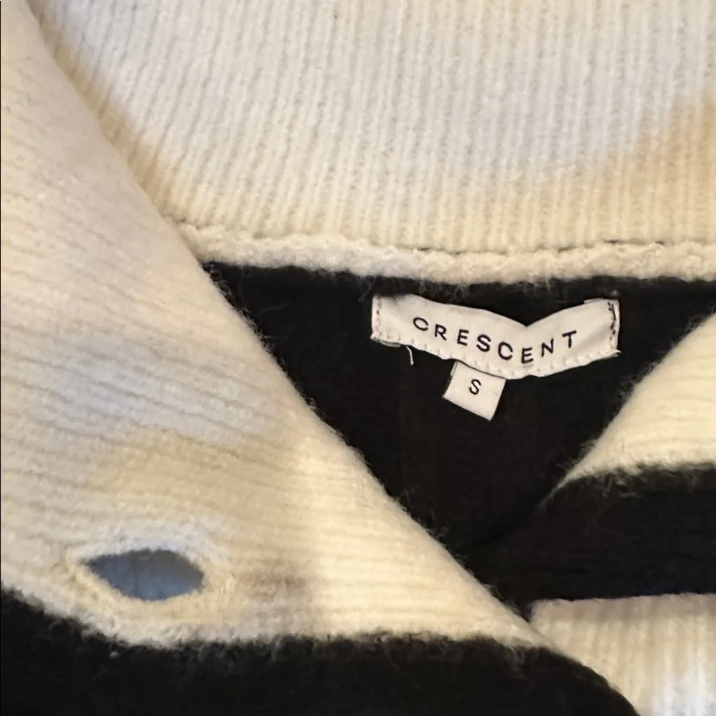Crescent NWT  Black and Cream Cowl Neck Sweater - Image 2