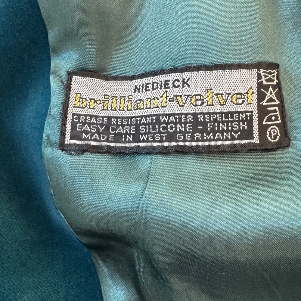 Vintage ‘80s Personal (Leslie Fay) Teal Niedieck Velvet Collarless Blazer - Image 8