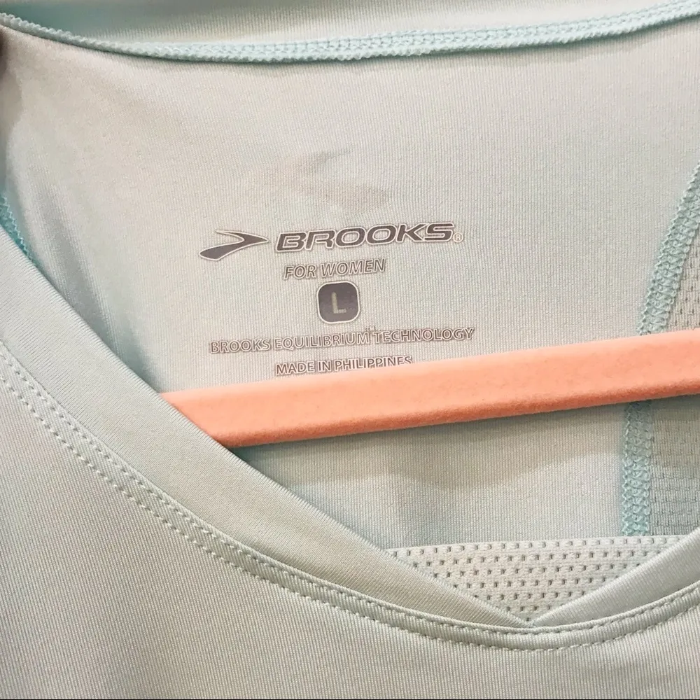 Brooks Greenlight Reversible Printed Capri & dry fit shirt sz Large bund… - Image 10