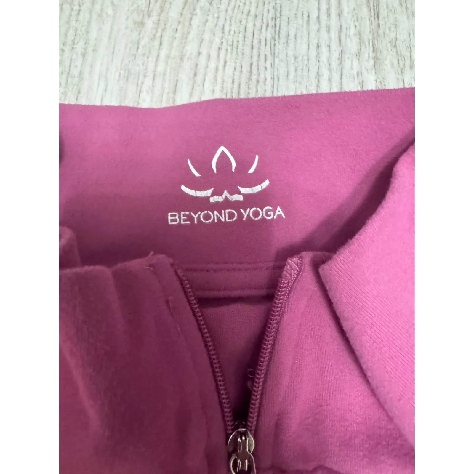 Beyond‎ Yoga Women's Purple Zip Up Long Sleeve Athletic Jacket - Image 4