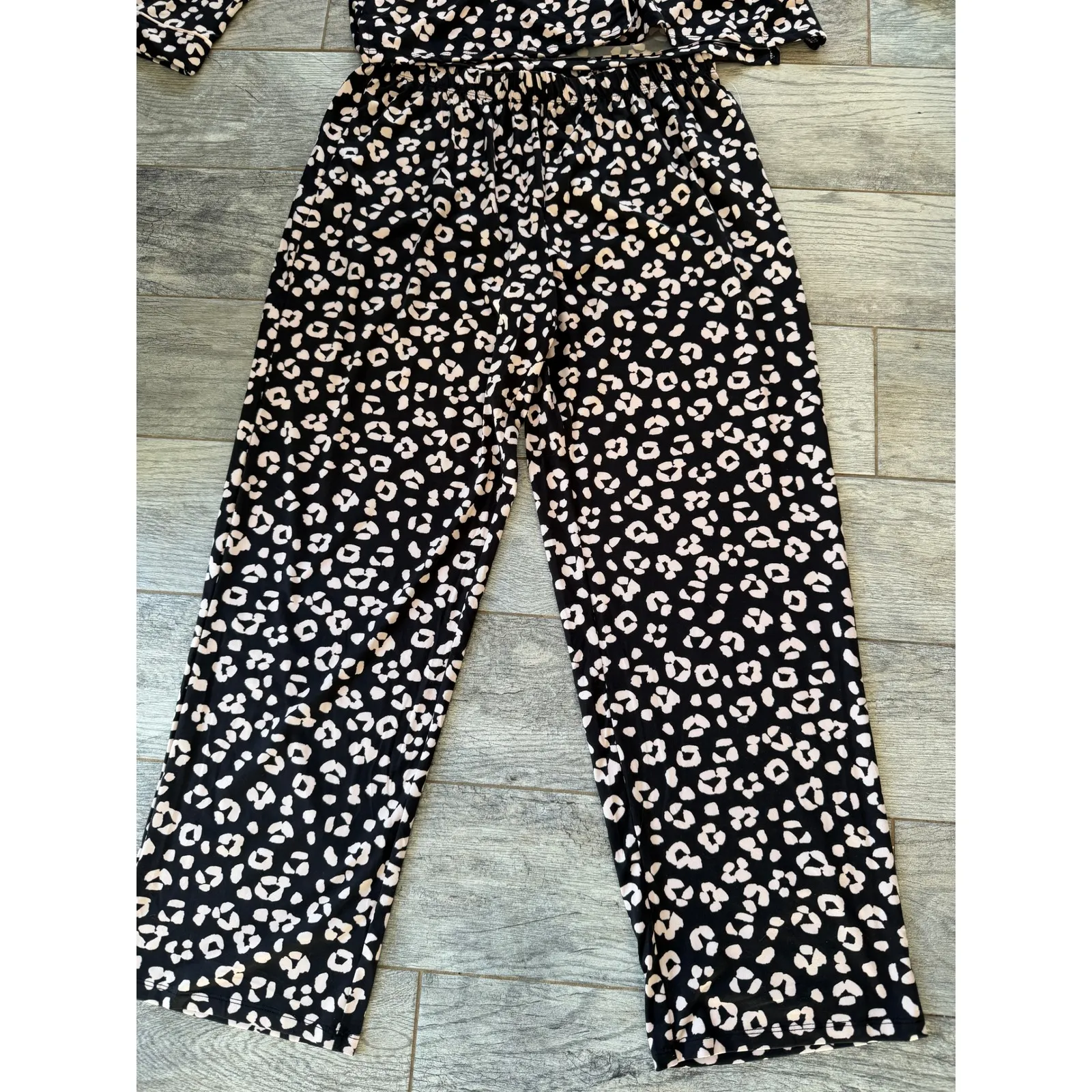 Kate Spade Pajama Set Large 2 pc New York Leopard Long Sleeve Lounge Top Pants Black - Image 6